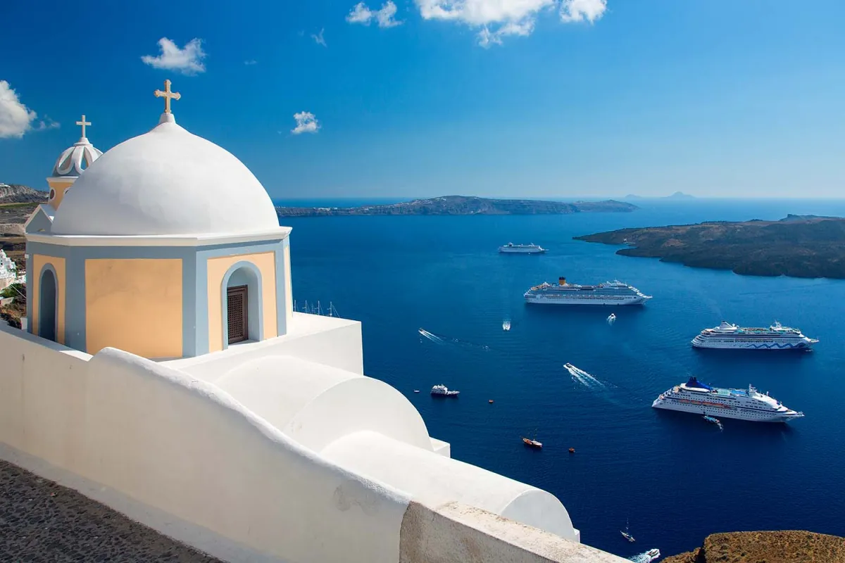 Explore the Stunning Ocean Views and Cruise Experience in Santorini, Greece